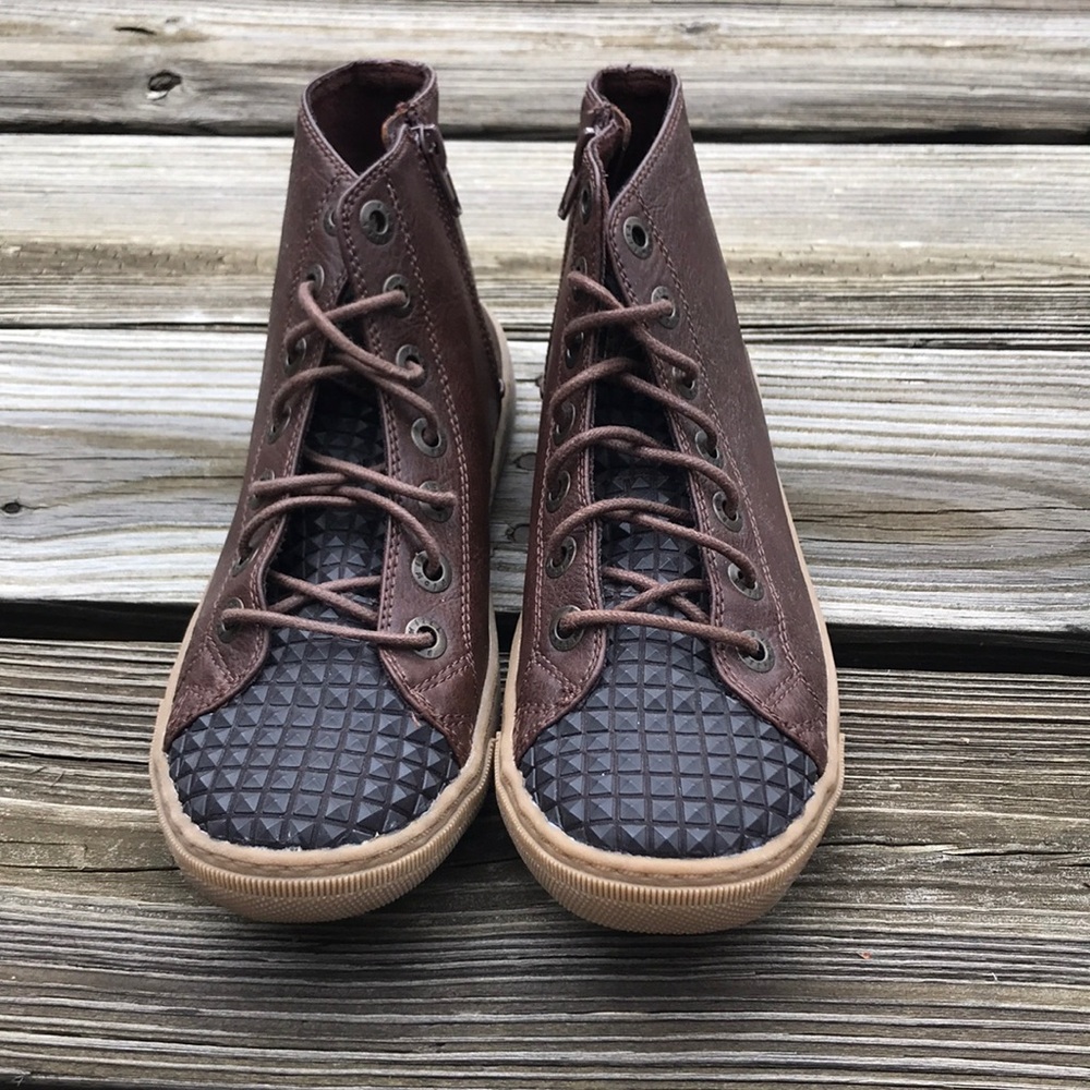 Women’s 7.5 Blowfish high tops